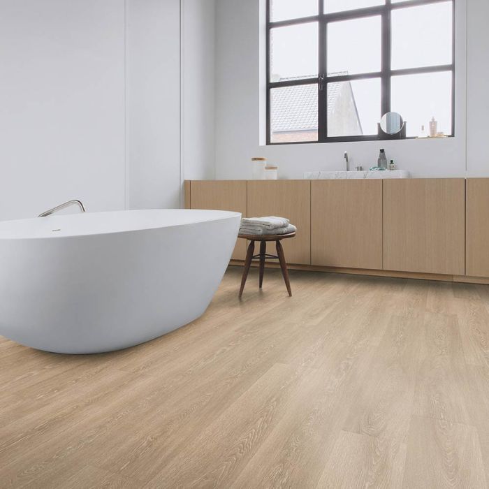 Quick-Step Majestic Valley Oak Light Brown Laminate Flooring - MJ3555